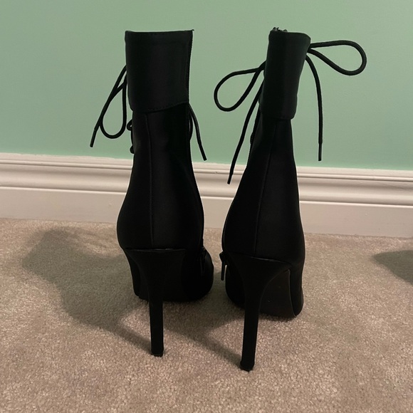 Fashion Nova Elektra booties - Picture 3 of 5